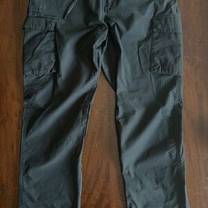 686 Men's Black Everywhere Widetapered Cargo Pants with Utility Pockets - L
